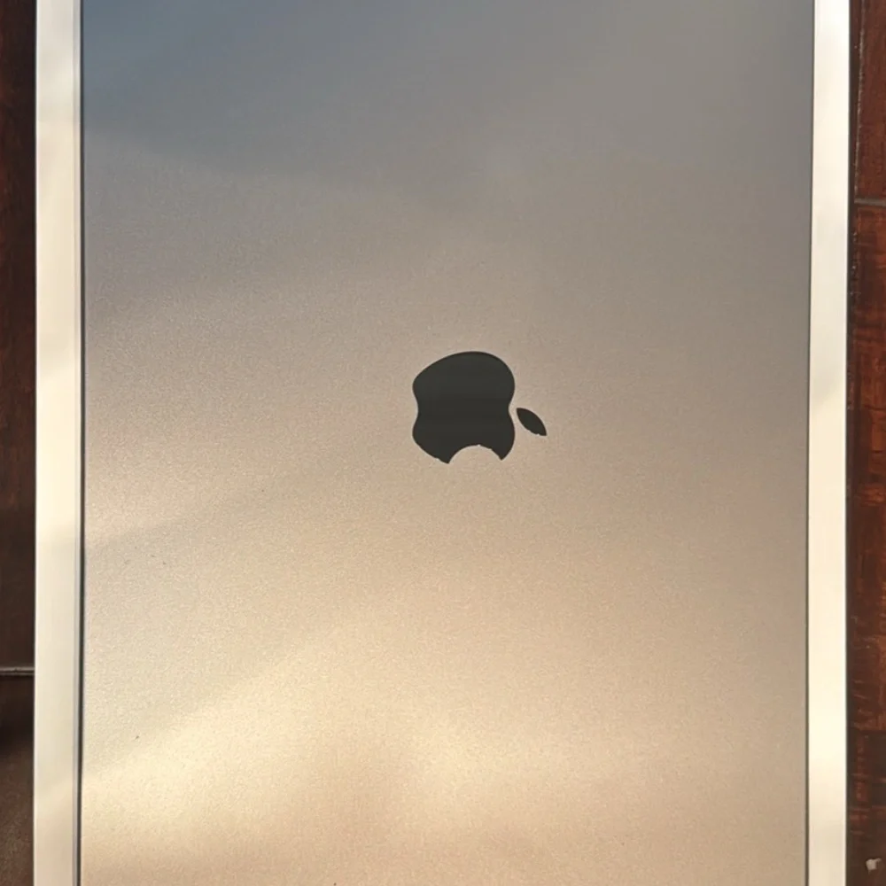 Mac book pro m2